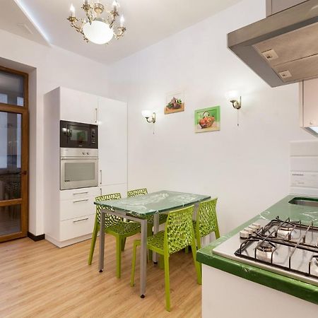 Leogrand Apartment On Doroshenka 38 Lviv Extérieur photo